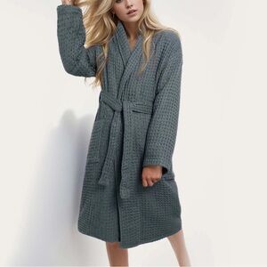 Bathen Waffle Weave short sleeve Robe in charcoal